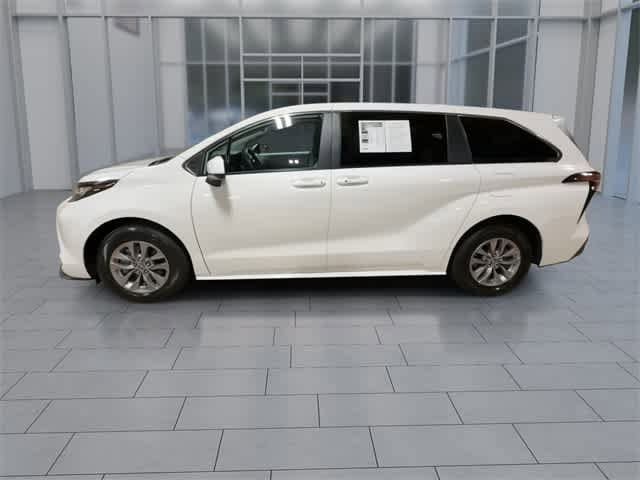 Thumbnail: 2022 Toyota Sienna - 5