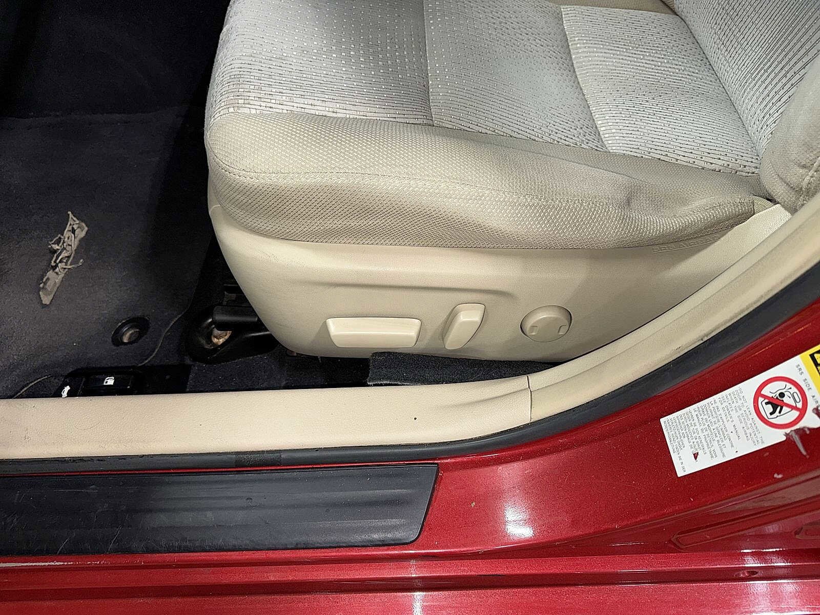 Thumbnail: 2012 Toyota Camry - 23