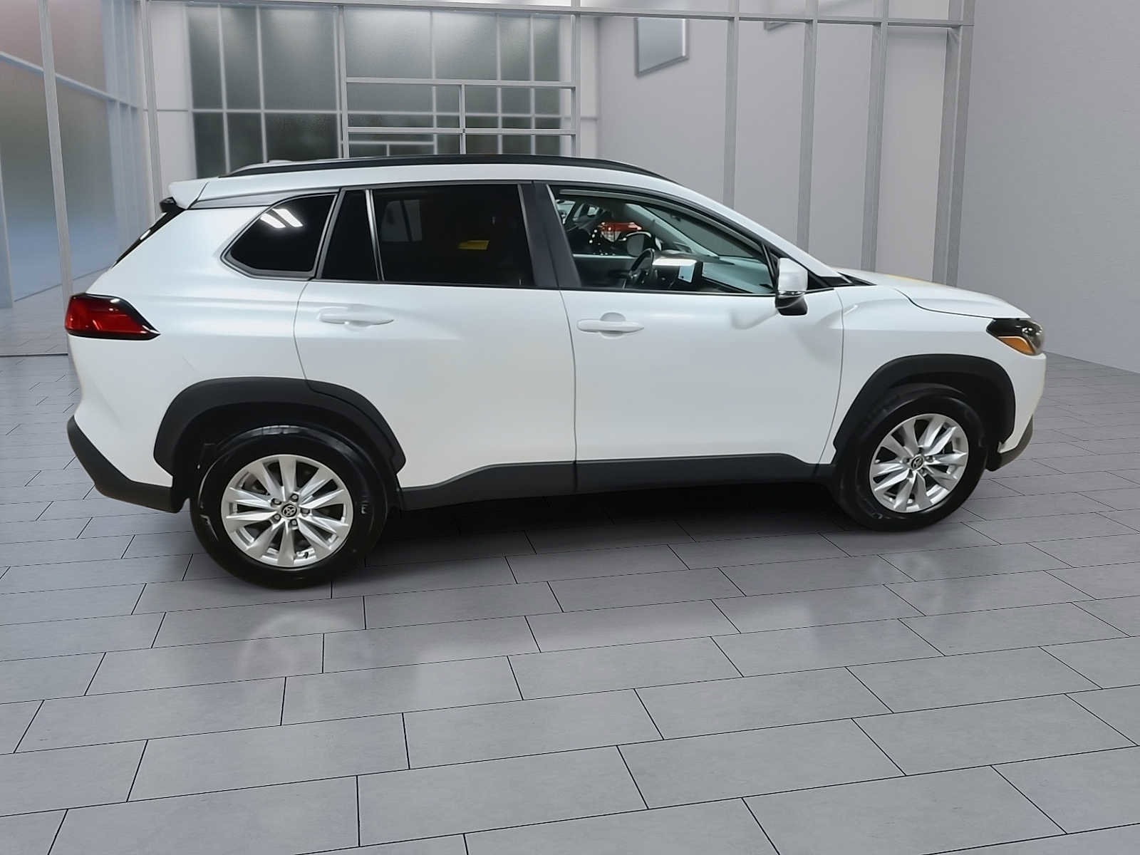 Thumbnail: 2024 Toyota Corolla Cross - 9