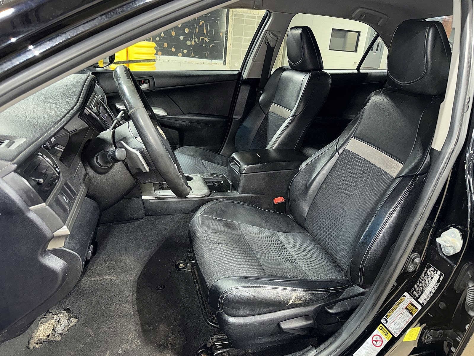 Thumbnail: 2012 Toyota Camry - 14