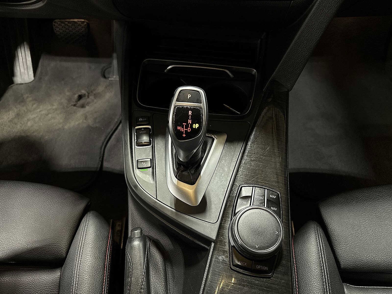 Thumbnail: 2017 BMW 3 Series - 32