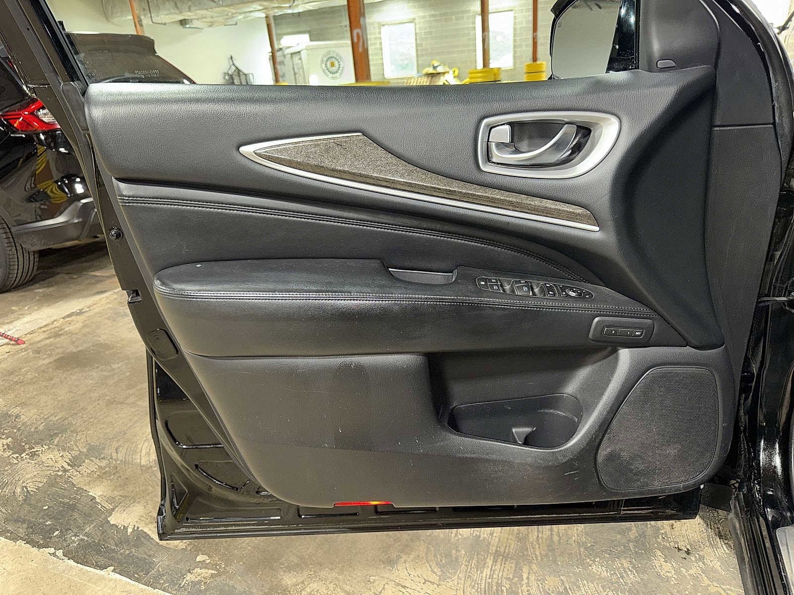 Thumbnail: 2013 INFINITI JX35 - 32