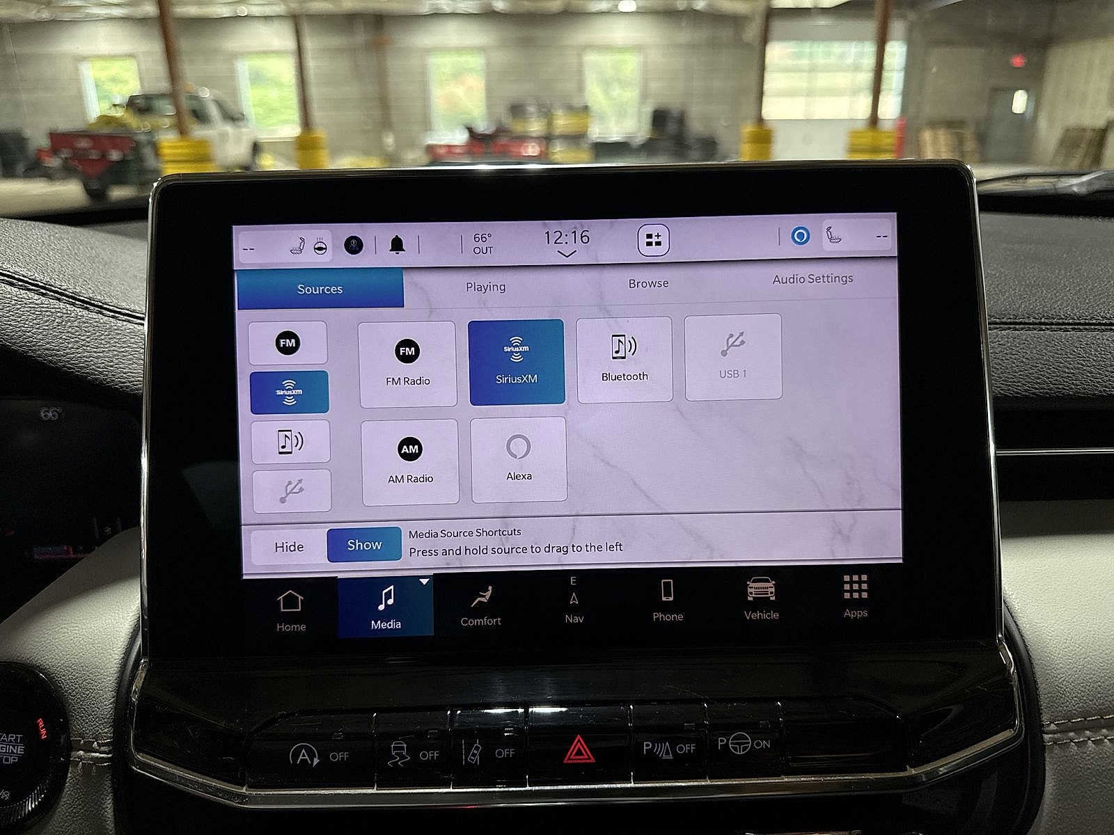 Thumbnail: 2022 Jeep Compass - 21