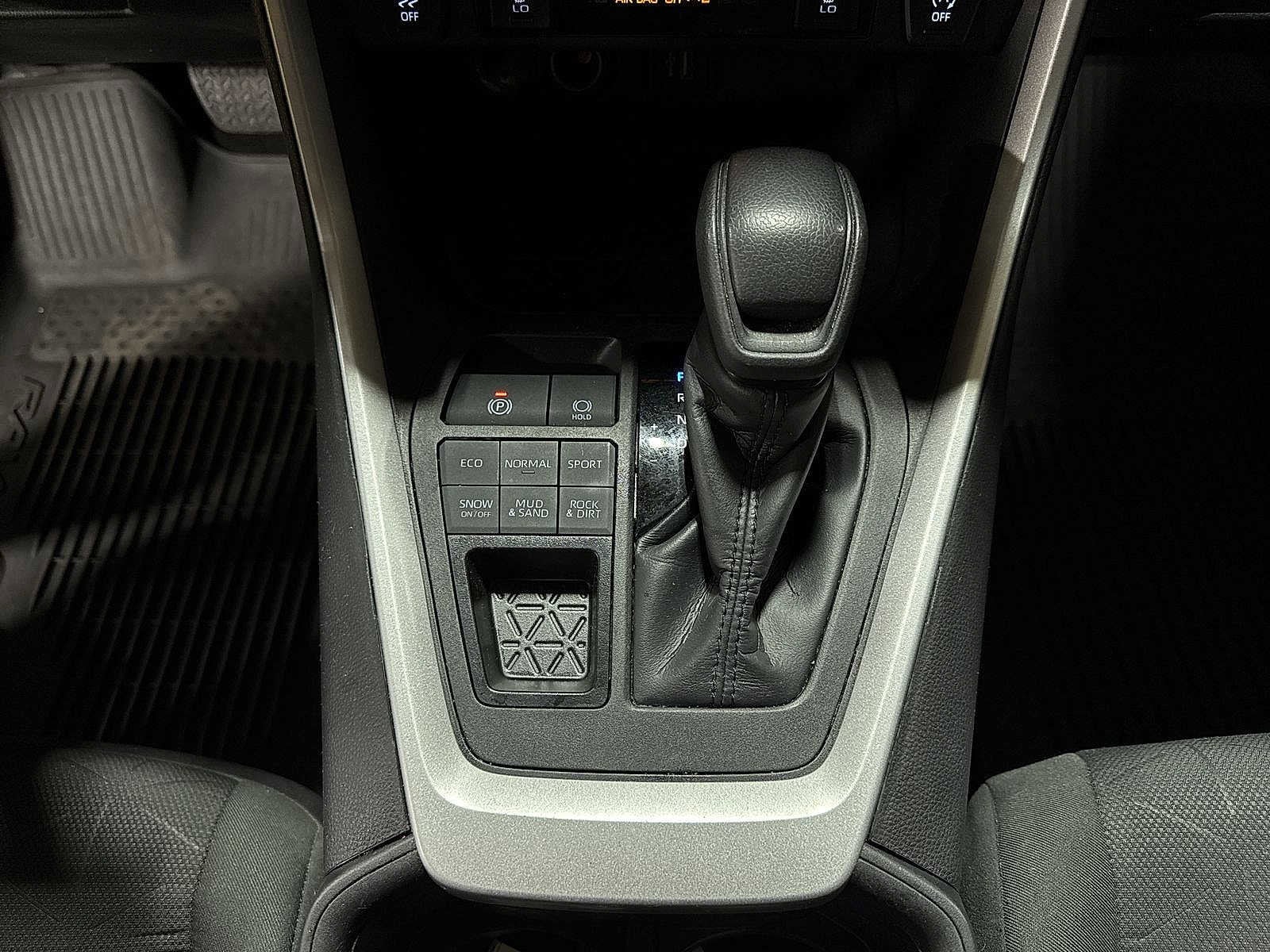 Thumbnail: 2024 Toyota RAV4 - 32