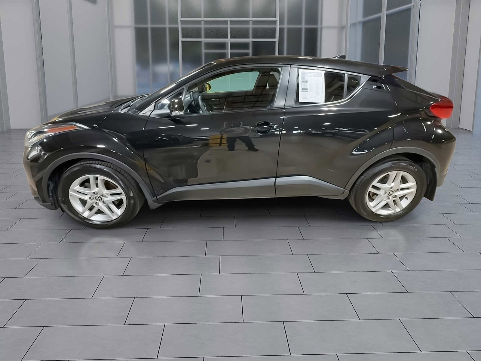 Thumbnail: 2021 Toyota C-HR - 5