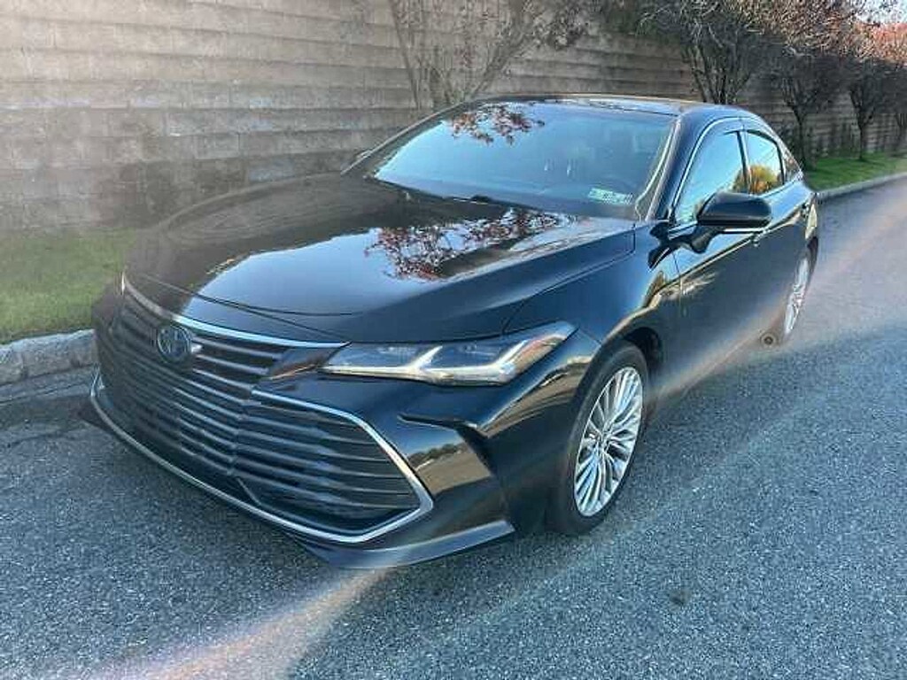 Used 2020 Toyota Avalon Hybrid Limited Sedan