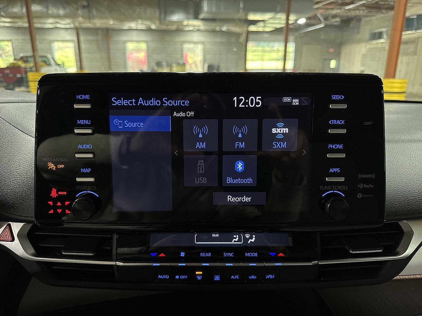 Thumbnail: 2022 Toyota Sienna - 21