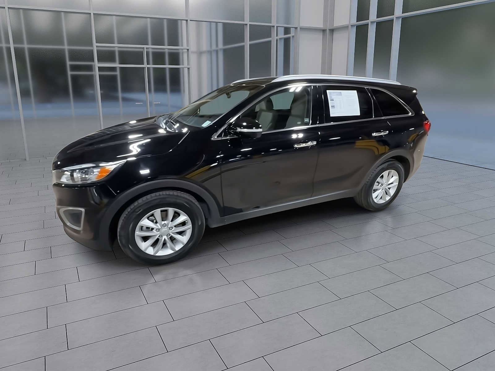 Thumbnail: 2018 Kia Sorento - 4