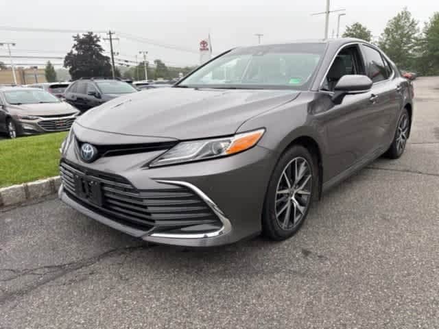 2022 Toyota Camry XLE Hero Image