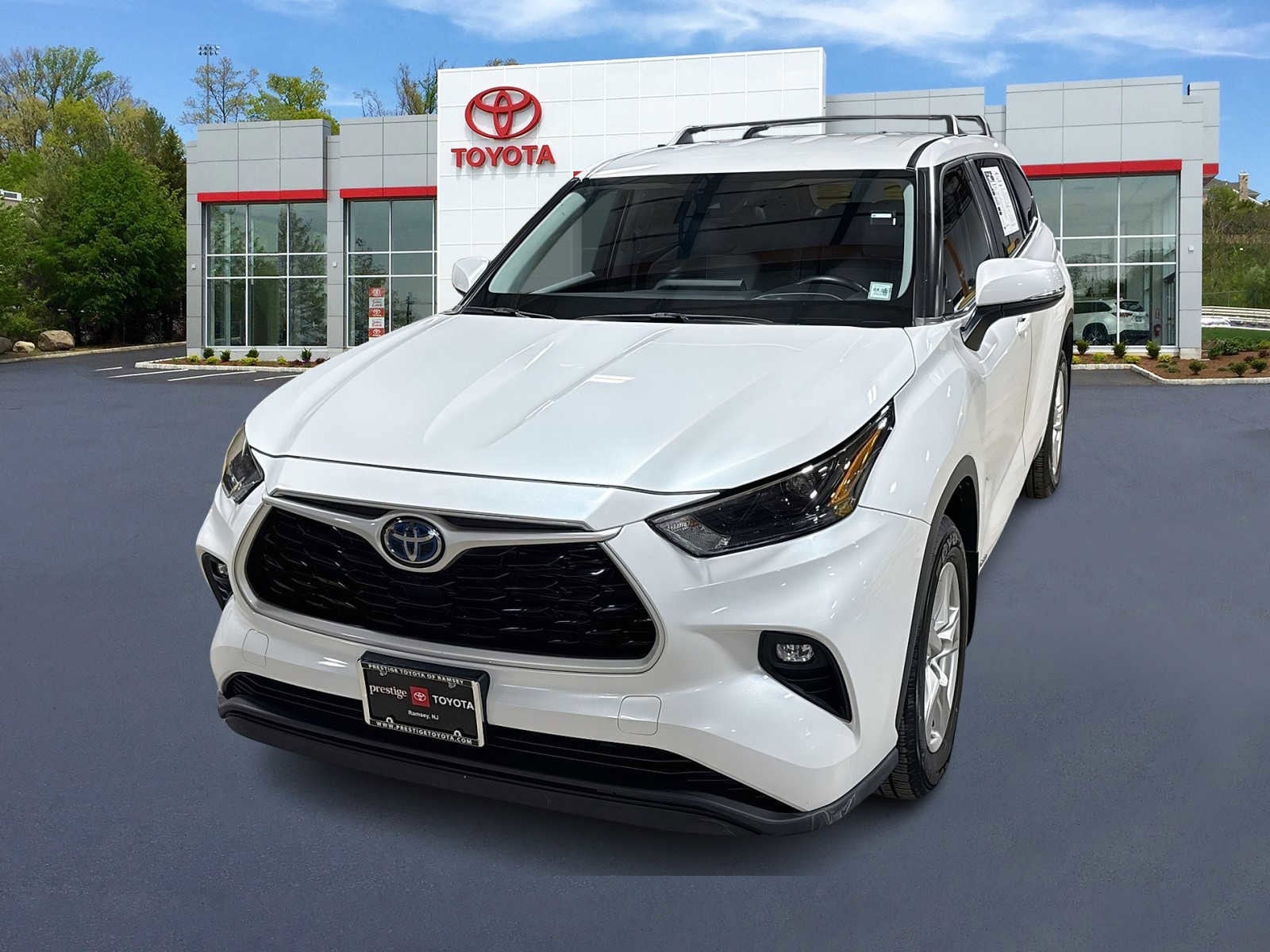 Thumbnail: 2023 Toyota Highlander - 1