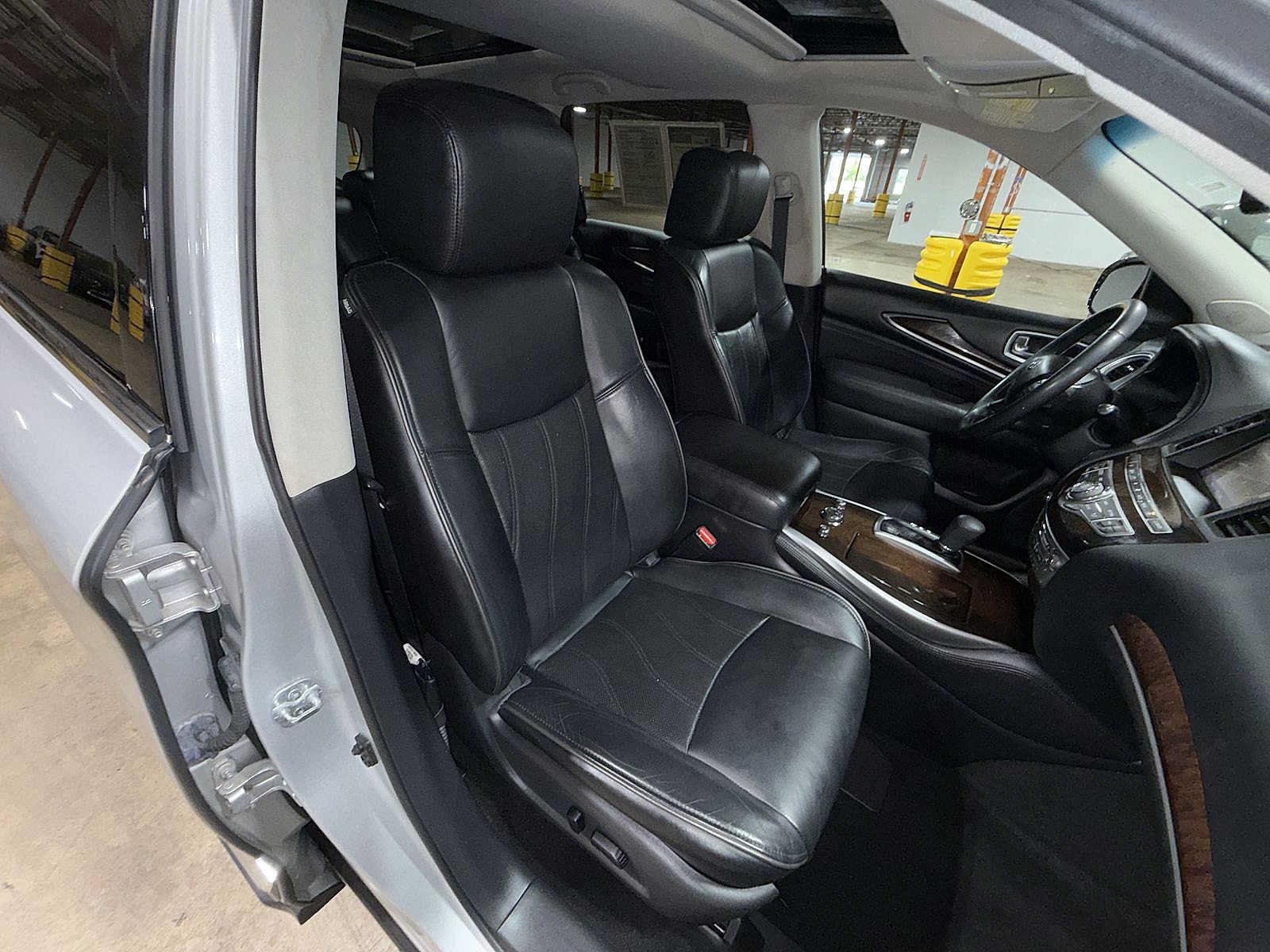 Thumbnail: 2015 INFINITI QX60 - 16
