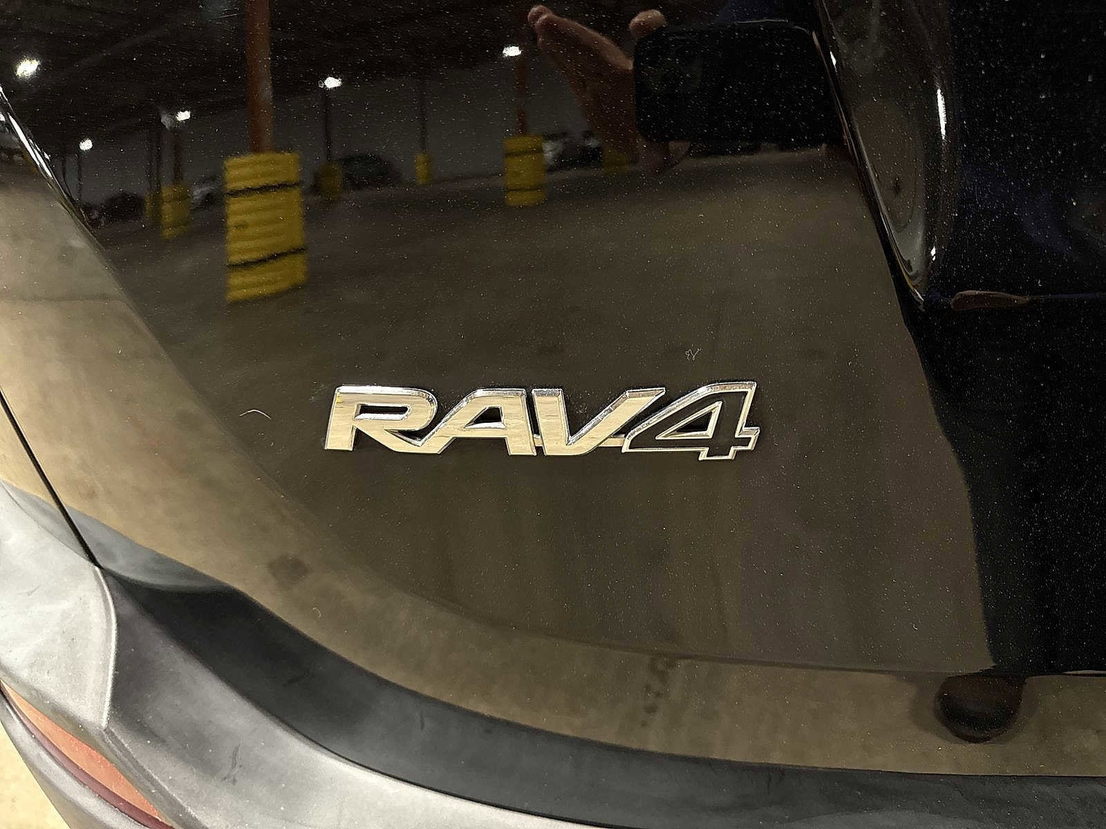 Thumbnail: 2013 Toyota RAV4 - 24