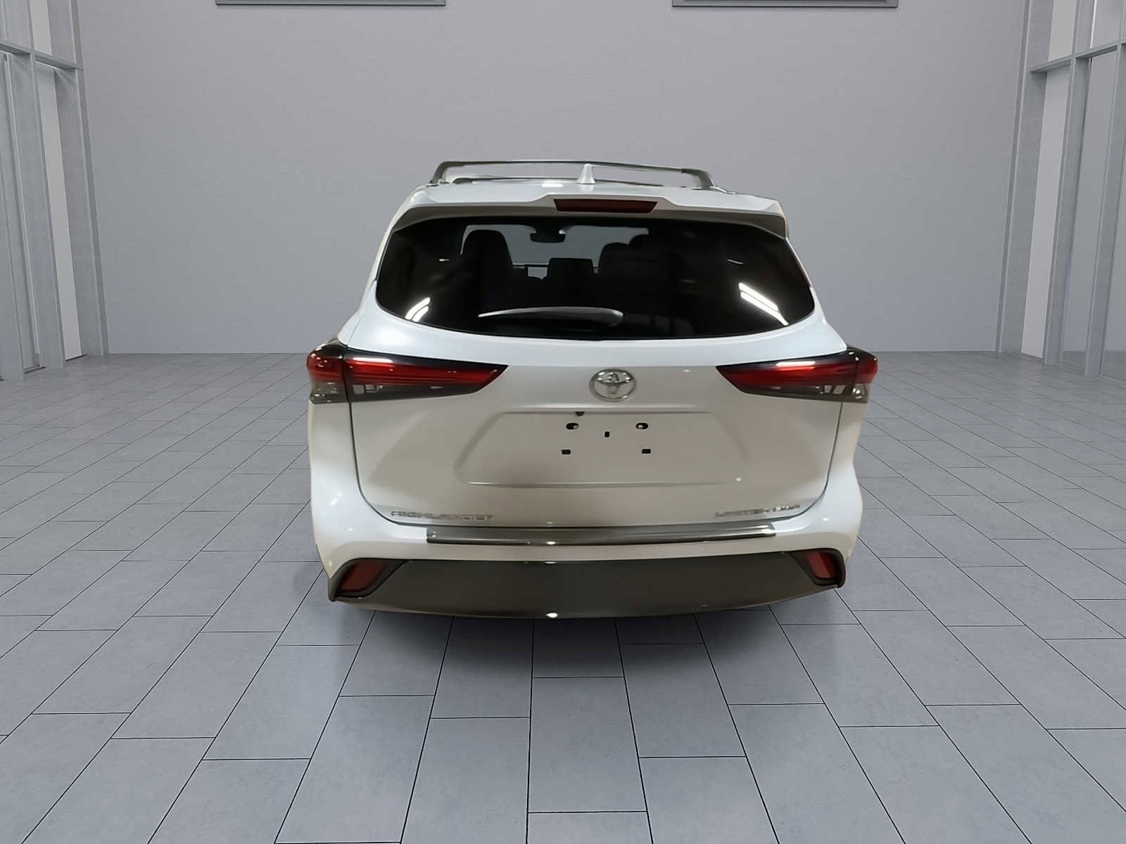 Thumbnail: 2023 Toyota Highlander - 7