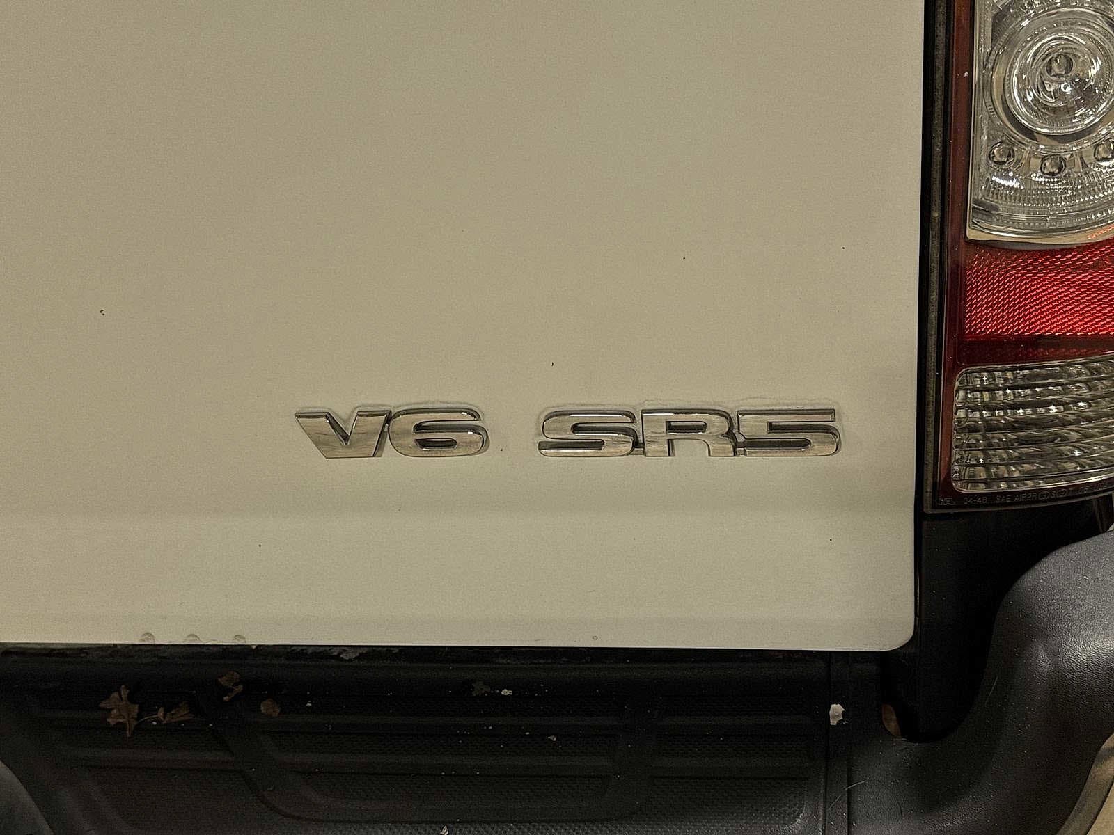 Thumbnail: 2010 Toyota Tacoma - 25