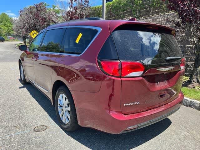 Thumbnail: 2017 Chrysler Pacifica - 6