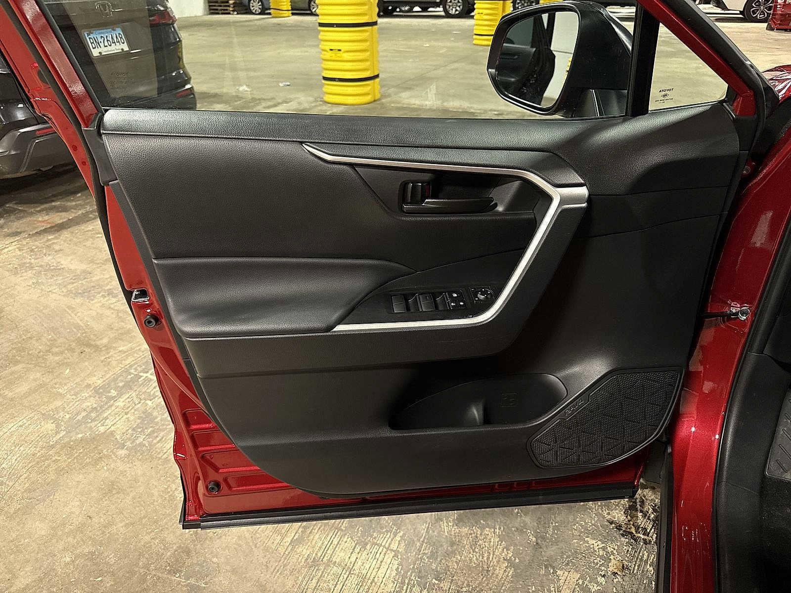 Thumbnail: 2023 Toyota RAV4 - 28