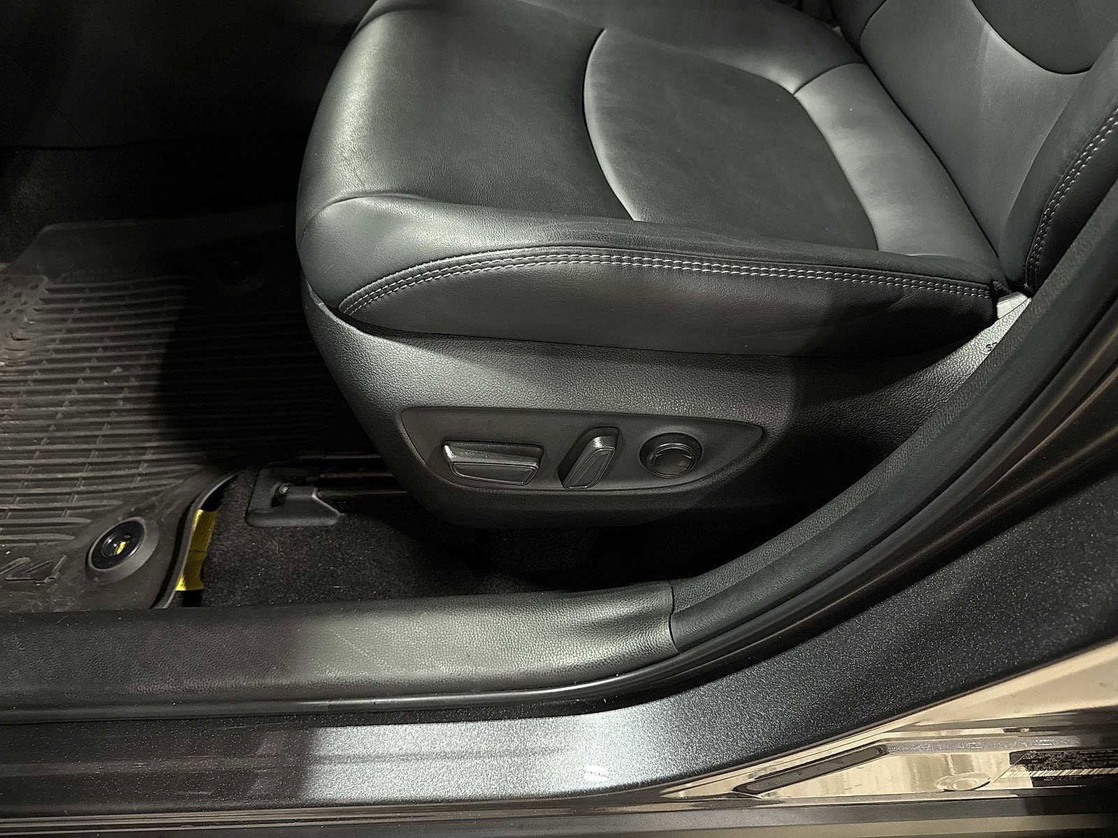 Thumbnail: 2023 Toyota RAV4 - 23