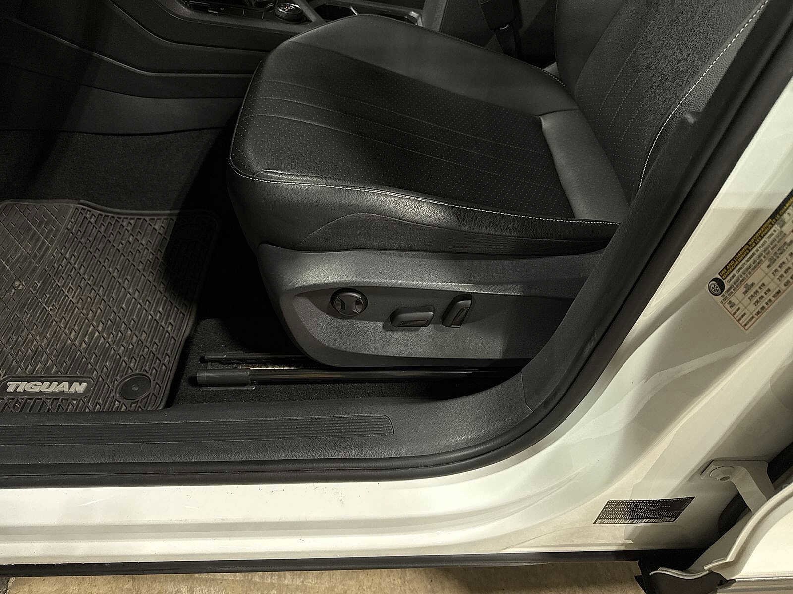 Thumbnail: 2022 Volkswagen Tiguan - 23