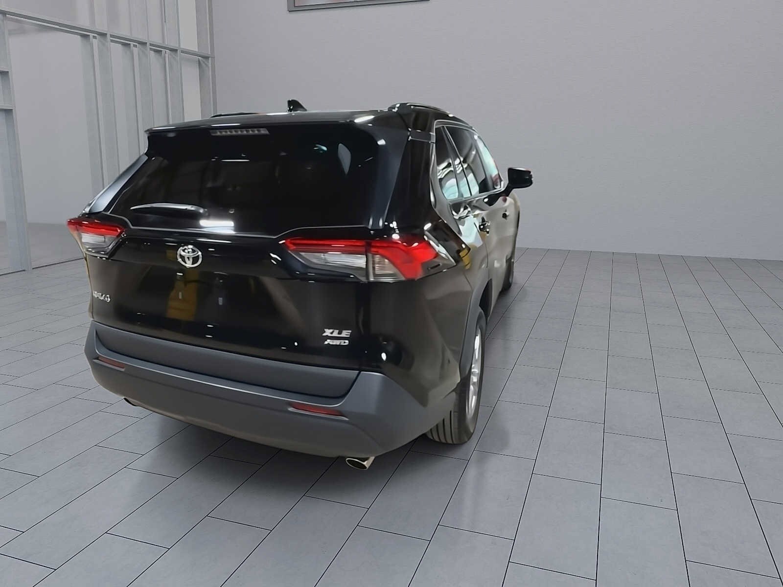 Thumbnail: 2025 Toyota RAV4 - 8