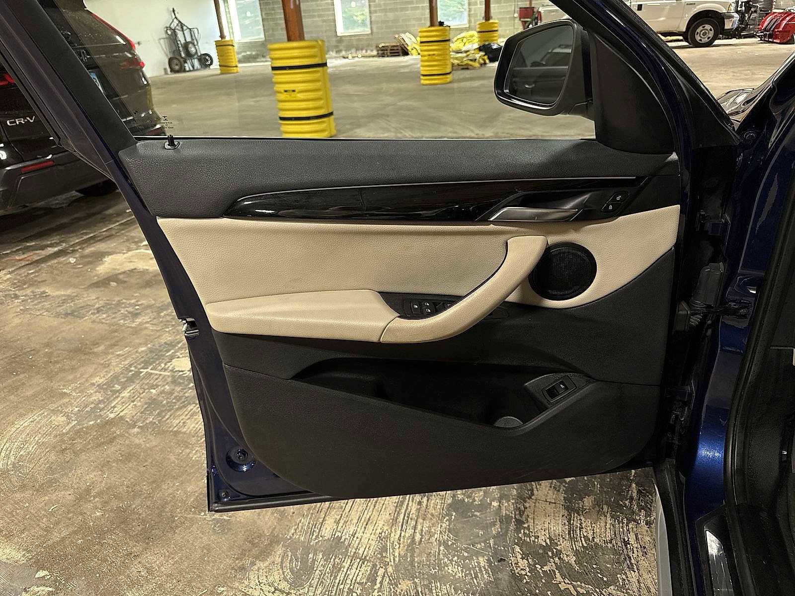 Thumbnail: 2019 BMW X1 - 30