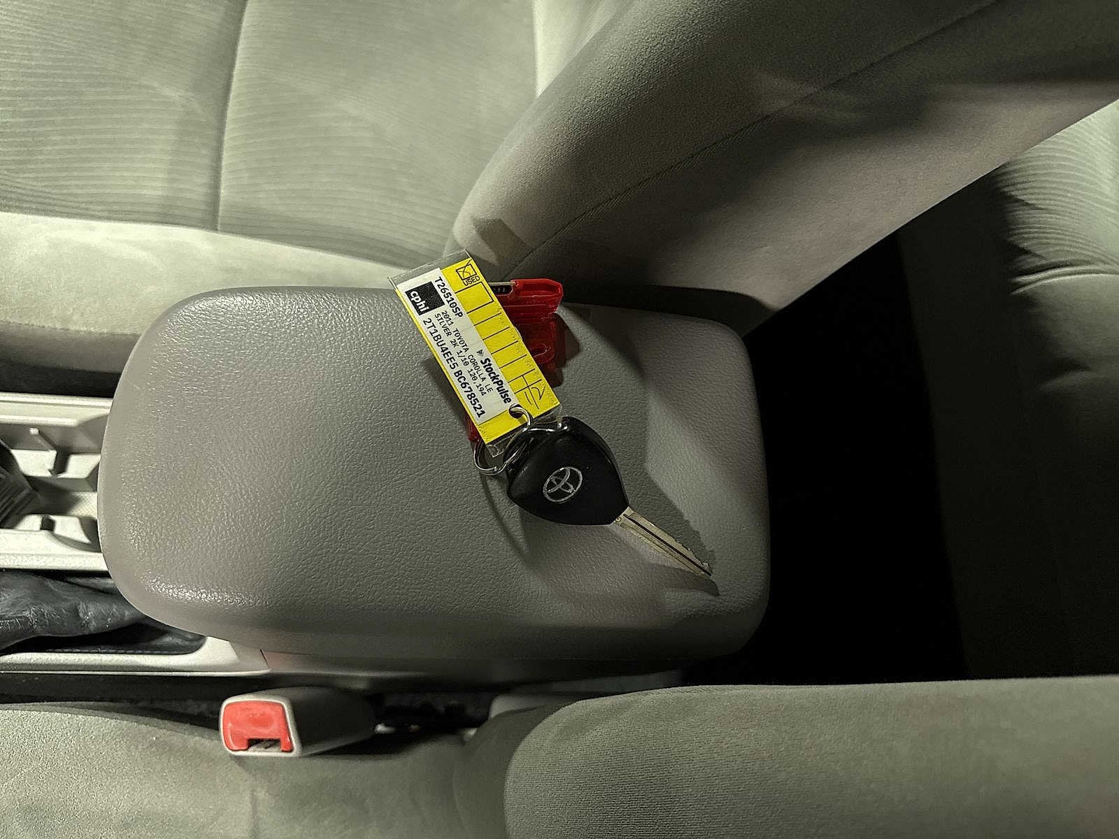 Thumbnail: 2011 Toyota Corolla - 30