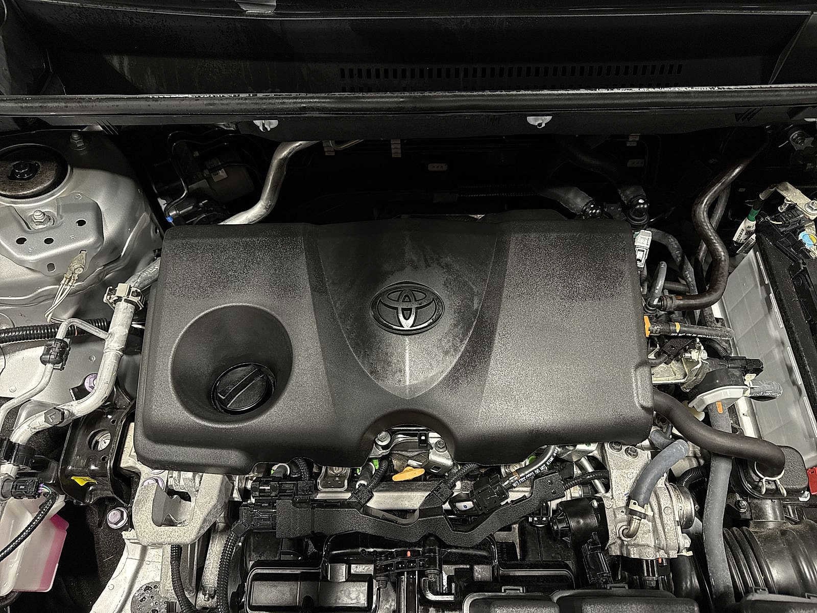 Thumbnail: 2022 Toyota RAV4 - 12