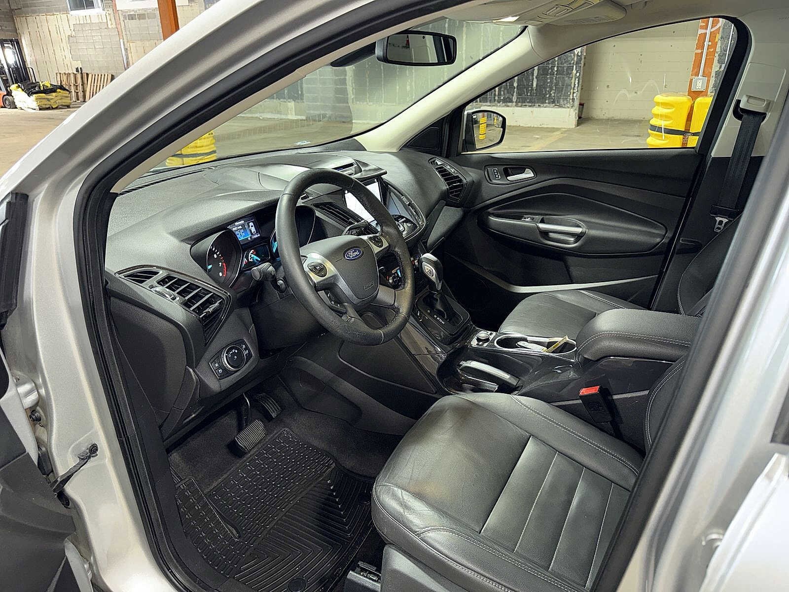 Thumbnail: 2016 Ford Escape - 31