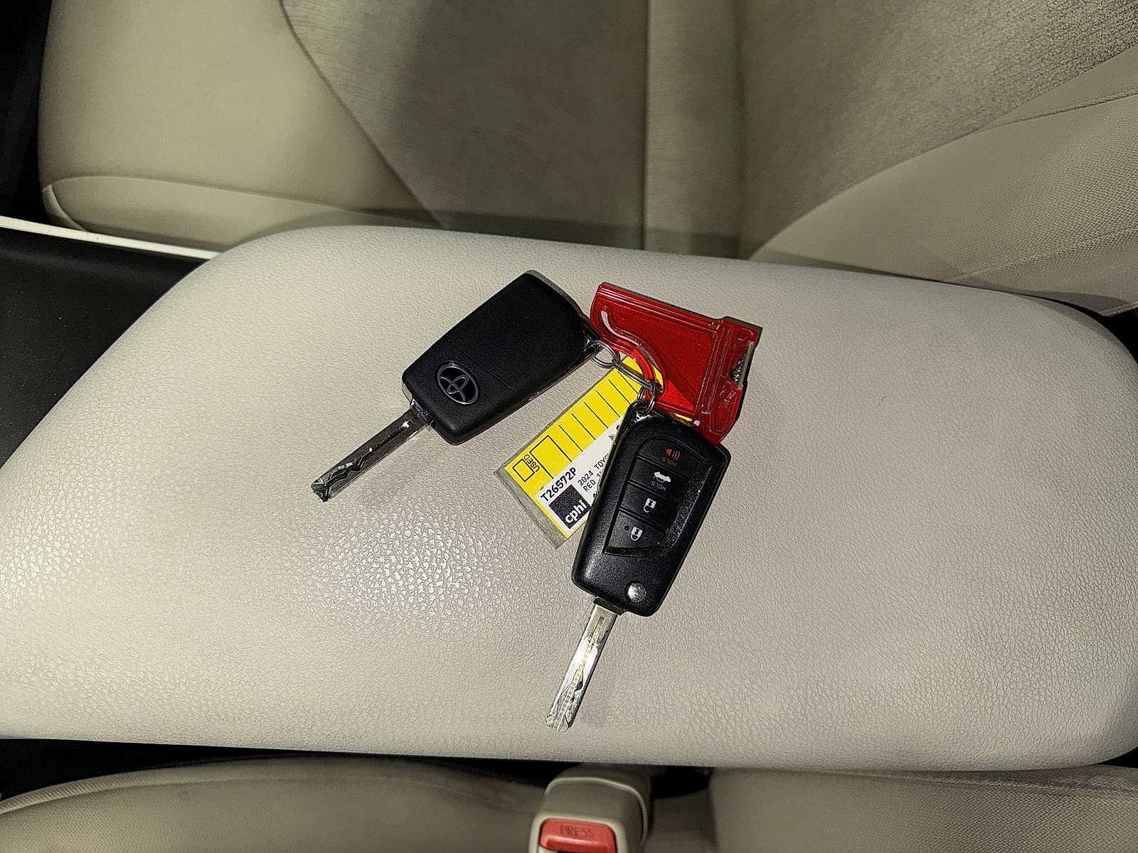 Thumbnail: 2024 Toyota Camry - 32