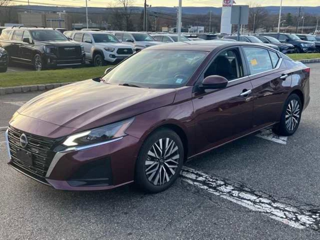 Used 2023 Nissan Altima 2.5 SV Sedan