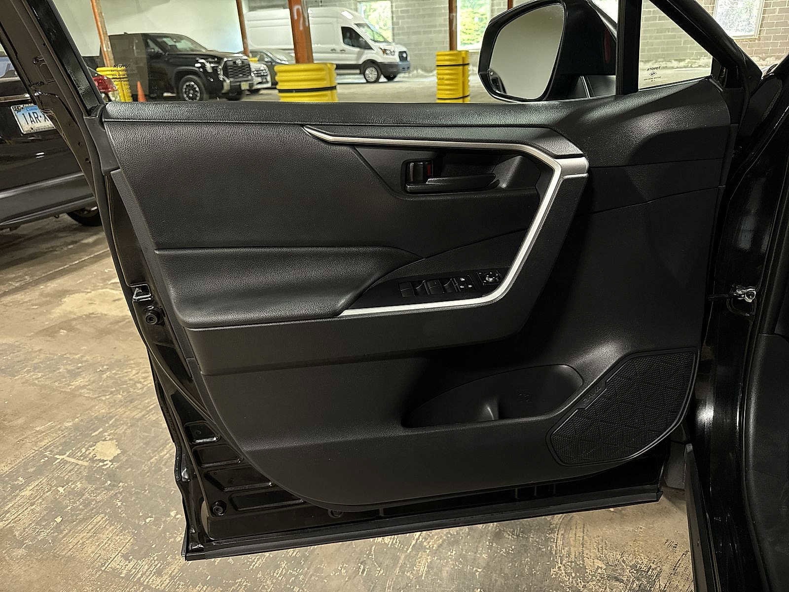 Thumbnail: 2021 Toyota RAV4 - 28