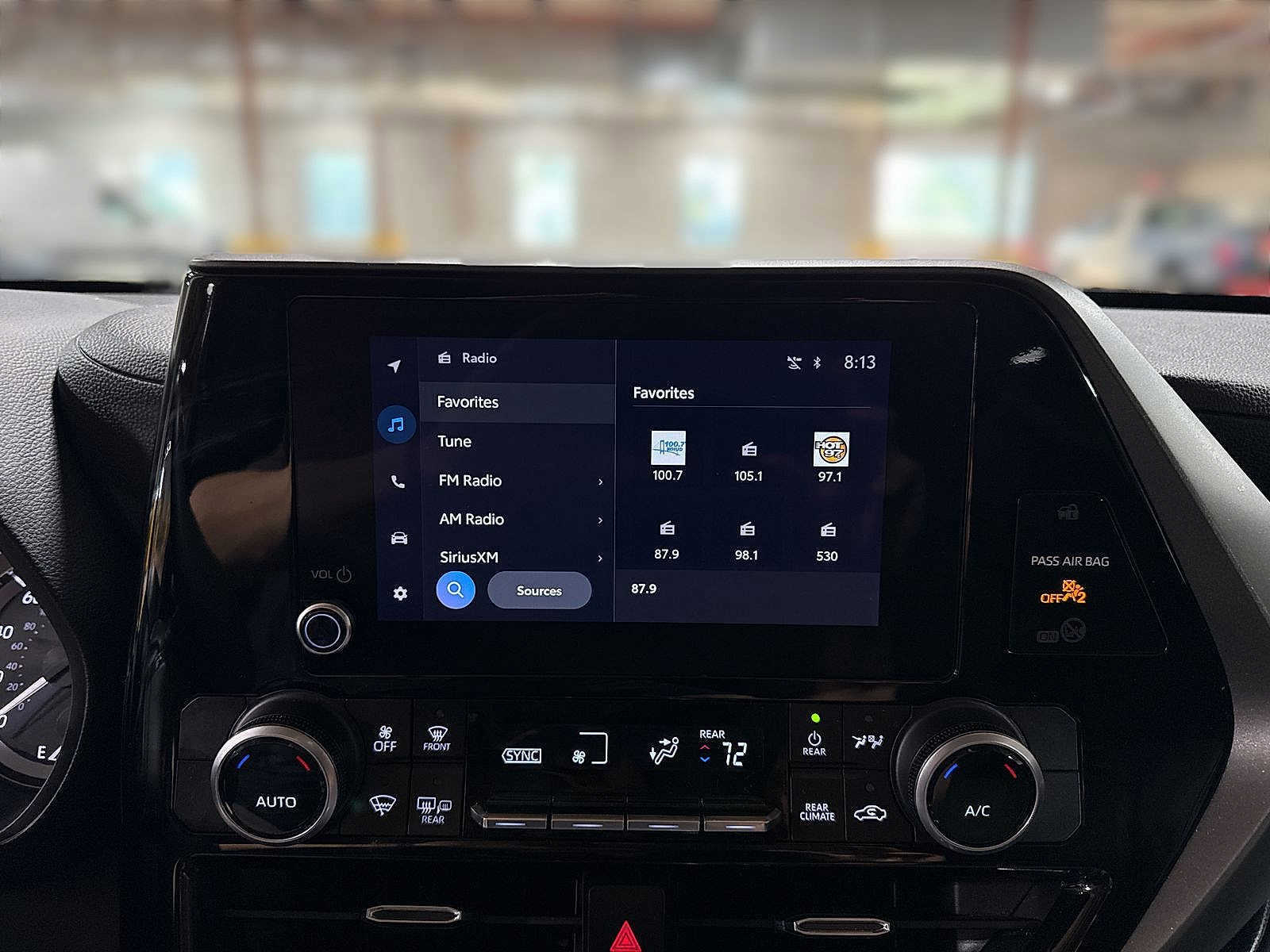 Thumbnail: 2023 Toyota Highlander - 21