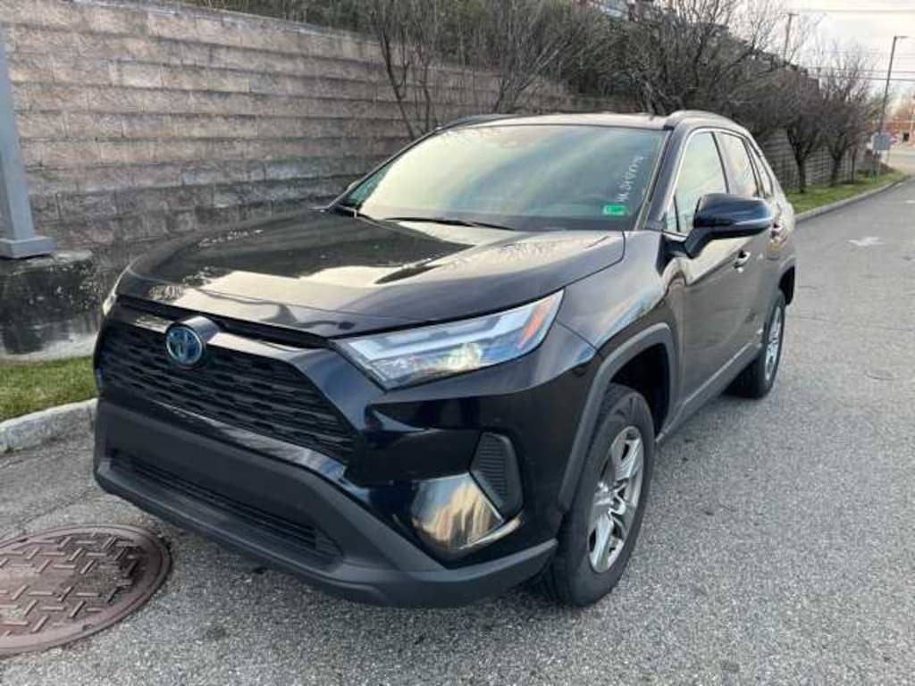 Used 2024 Toyota RAV4 Hybrid XLE SUV
