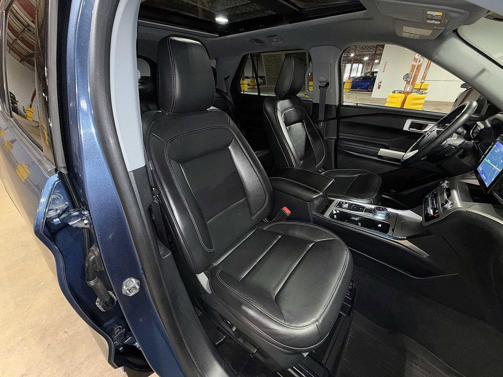 Thumbnail: 2020 Ford Explorer - 16