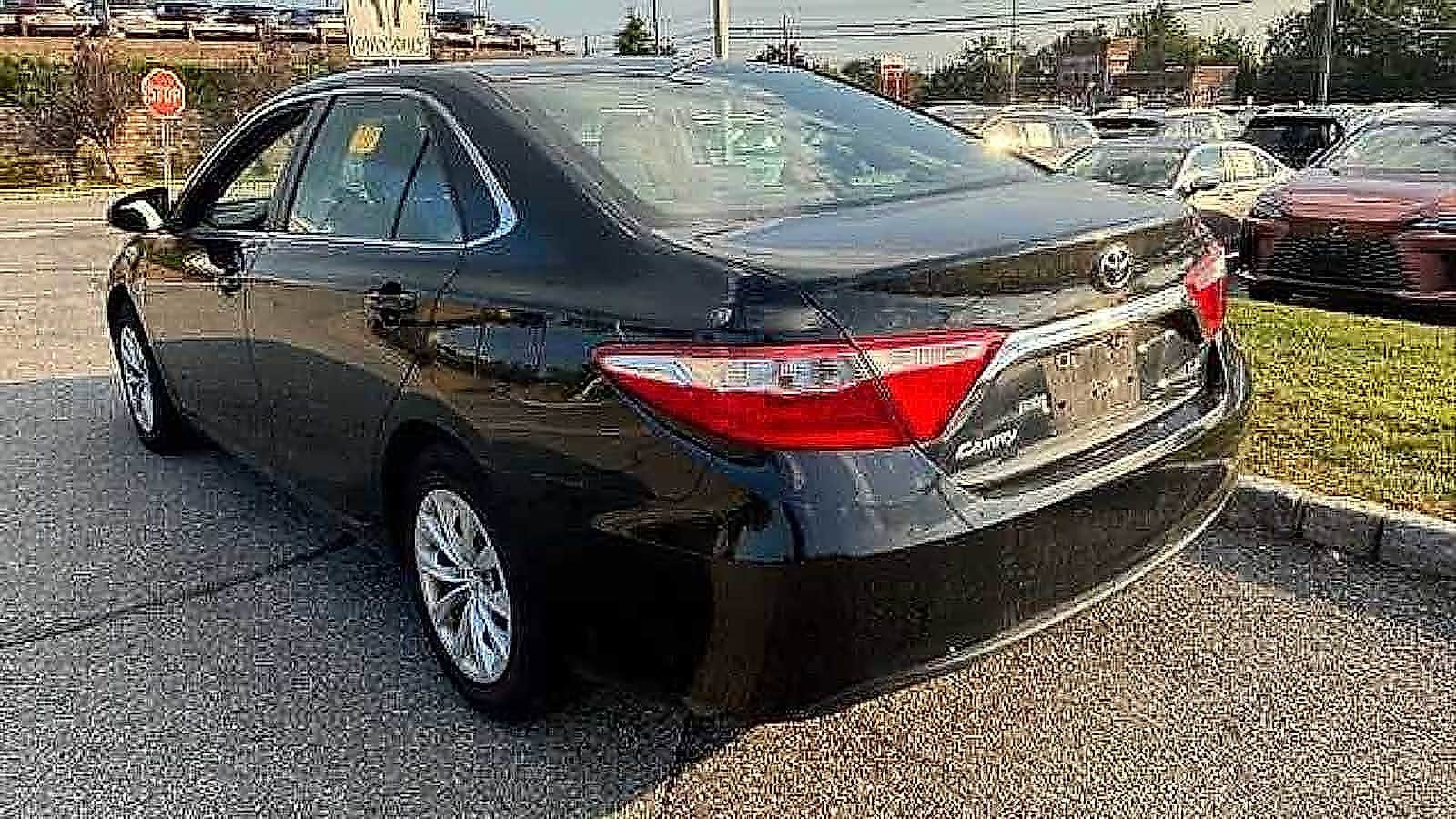 Thumbnail: 2015 Toyota Camry - 6