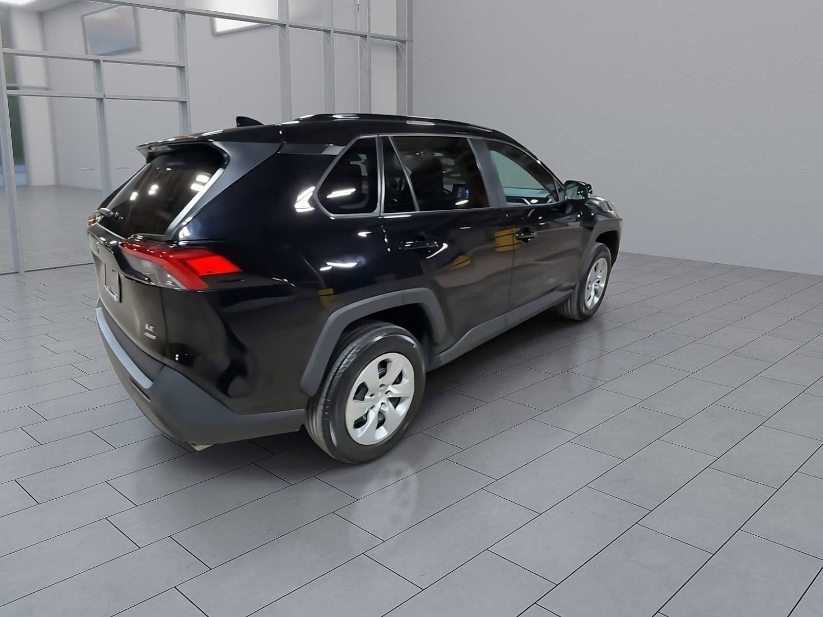 Thumbnail: 2021 Toyota RAV4 - 8