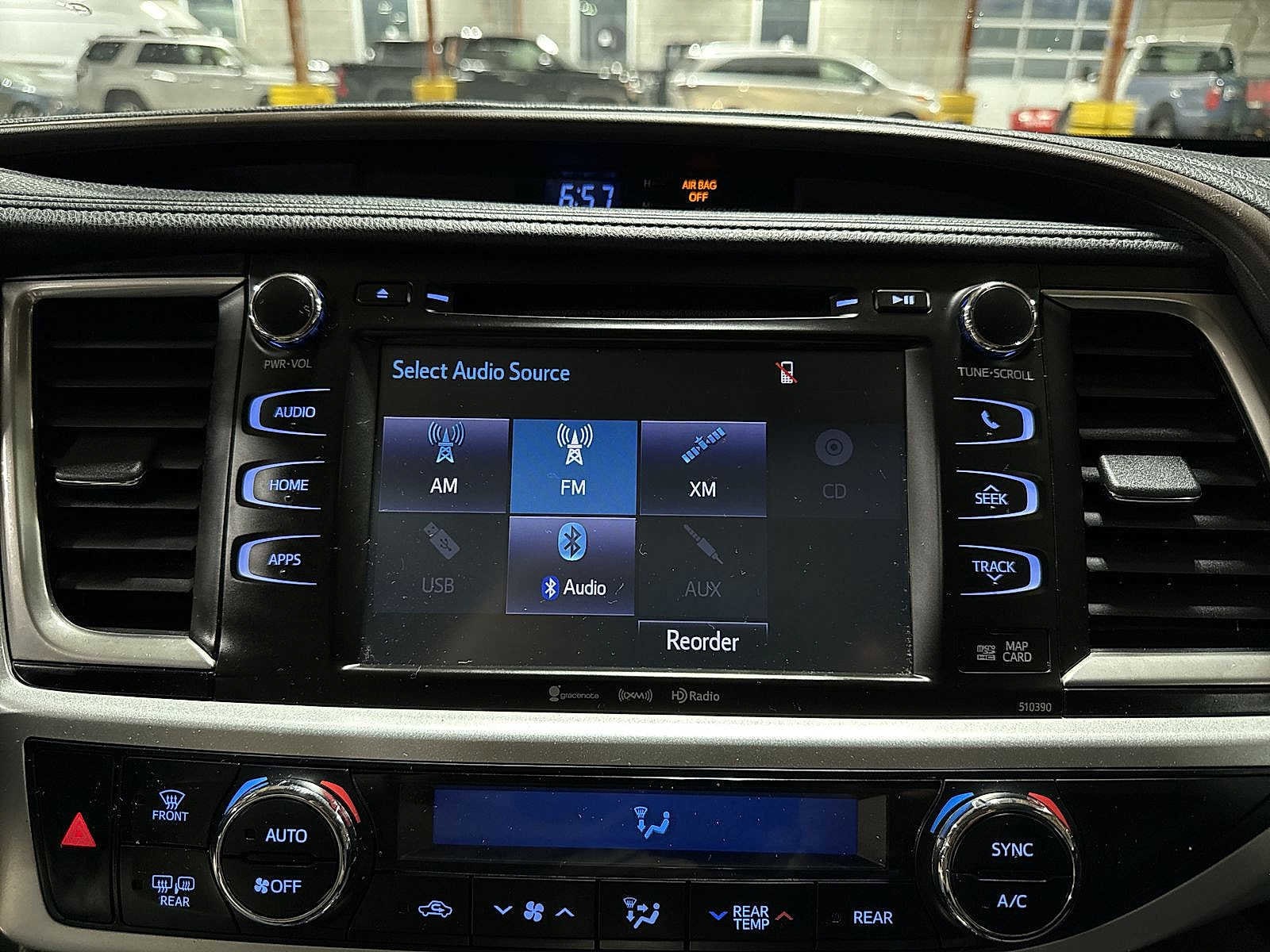 Thumbnail: 2019 Toyota Highlander - 21