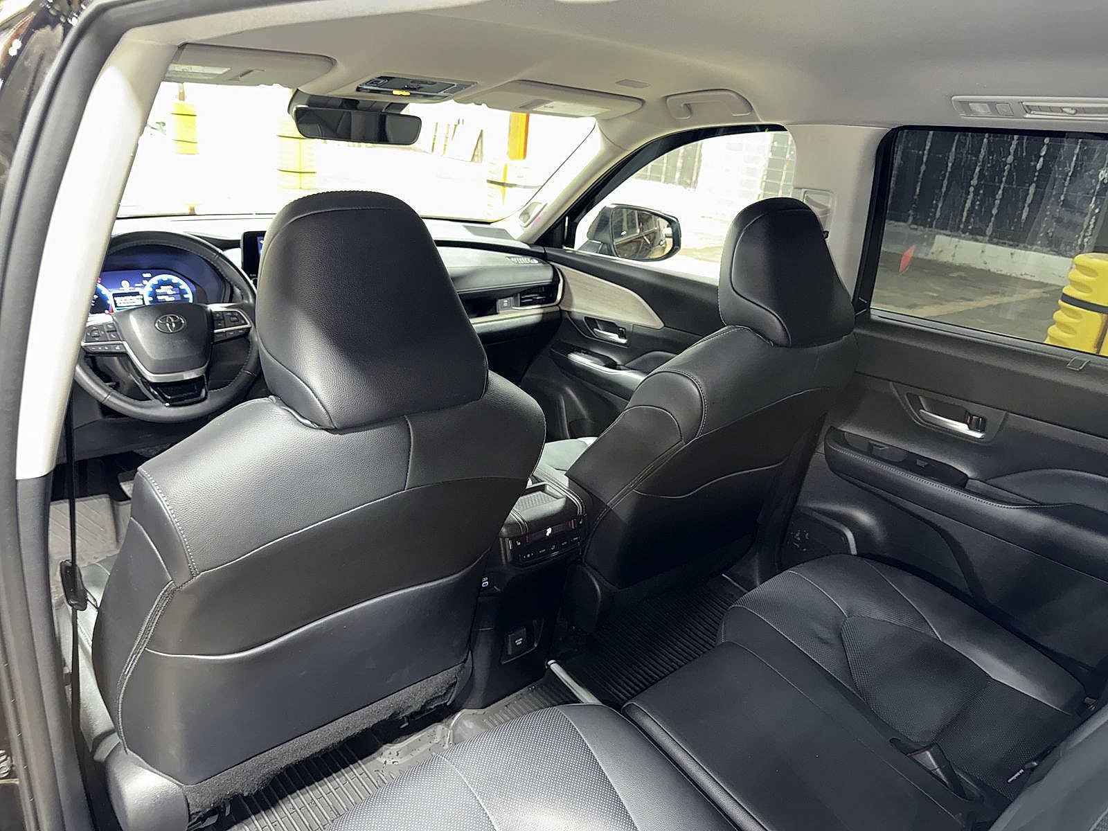 Thumbnail: 2024 Toyota Grand Highlander - 30