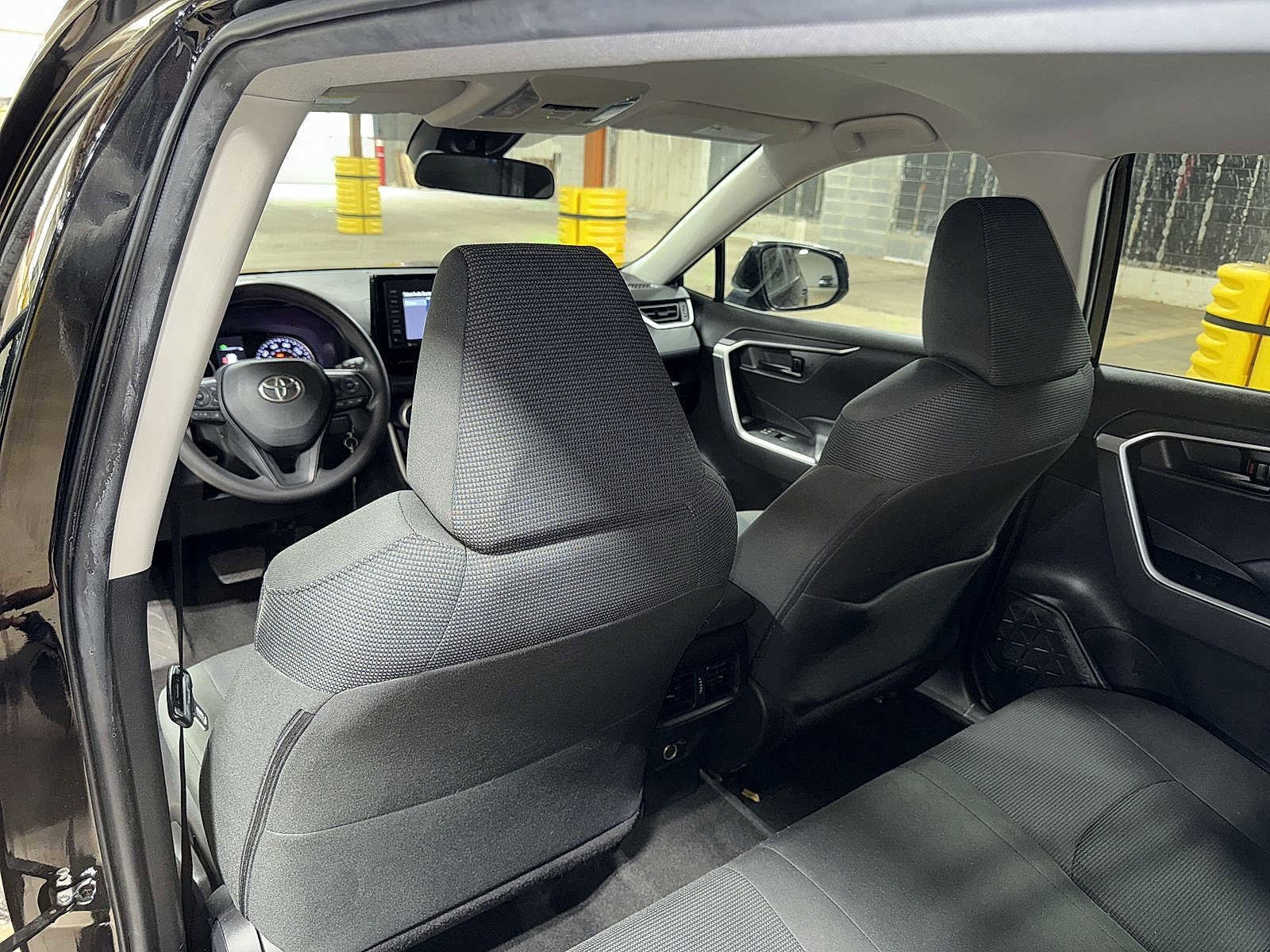 Thumbnail: 2022 Toyota RAV4 - 27