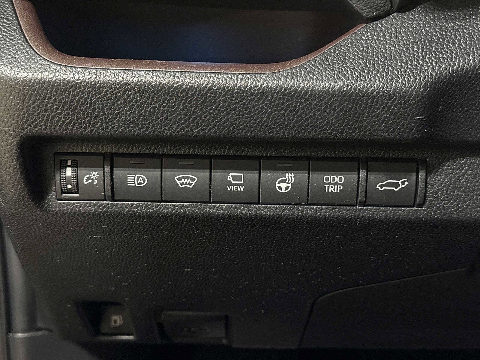 Thumbnail: 2023 Toyota RAV4 - 33