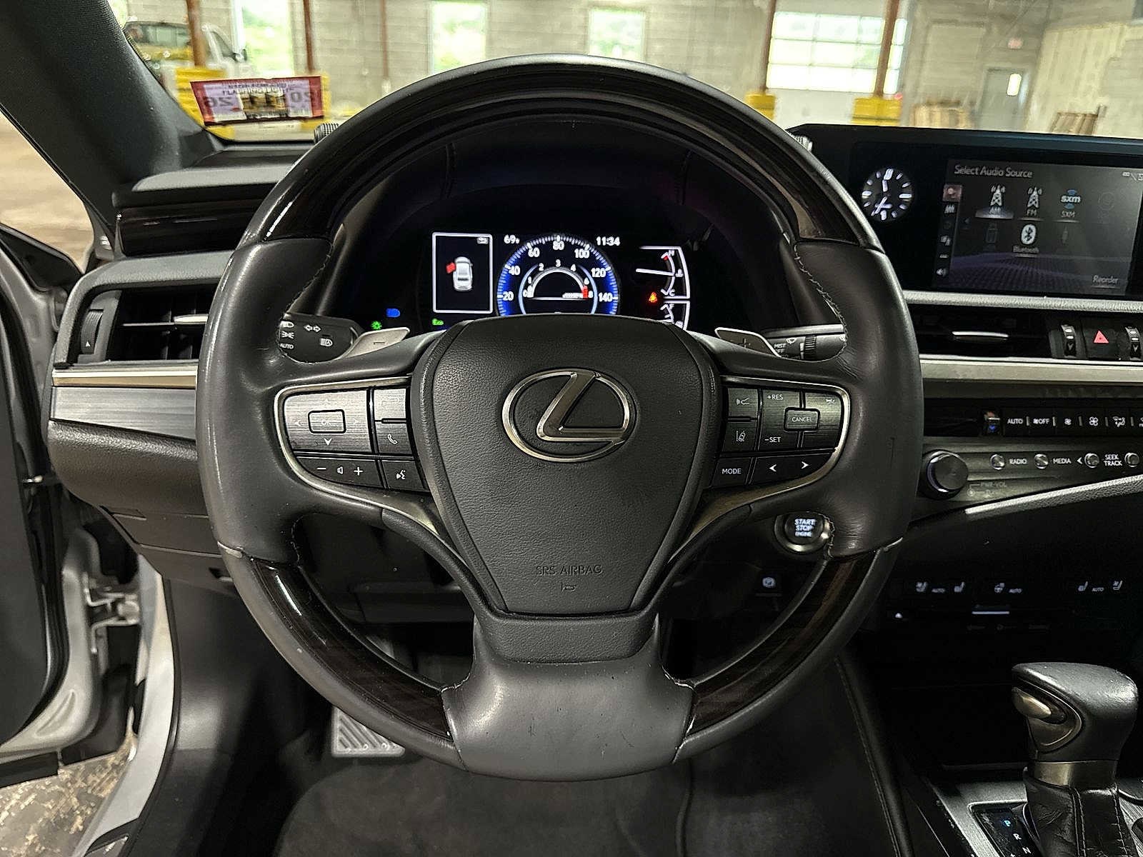 Thumbnail: 2019 Lexus ES - 18