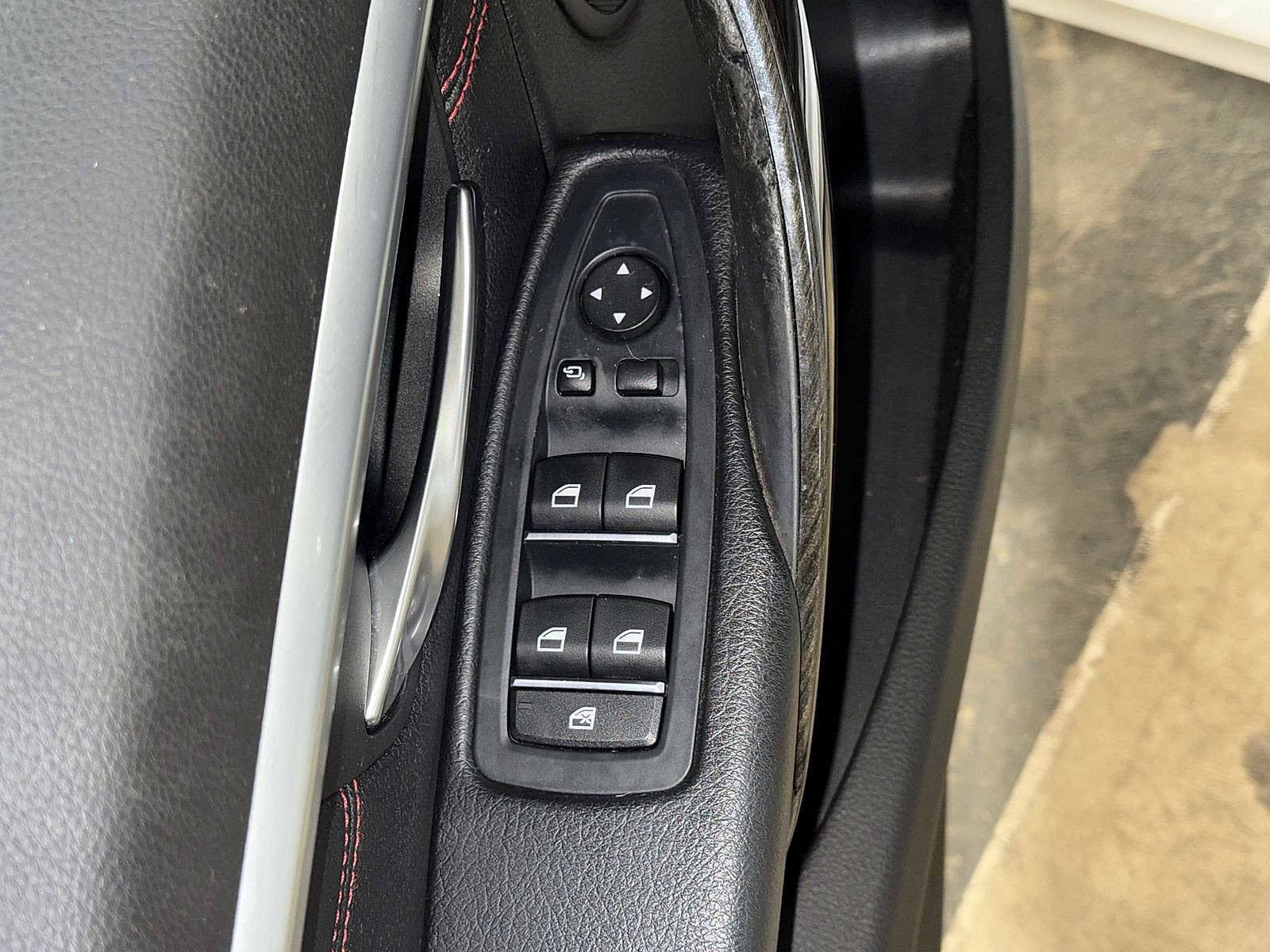 Thumbnail: 2017 BMW 3 Series - 23