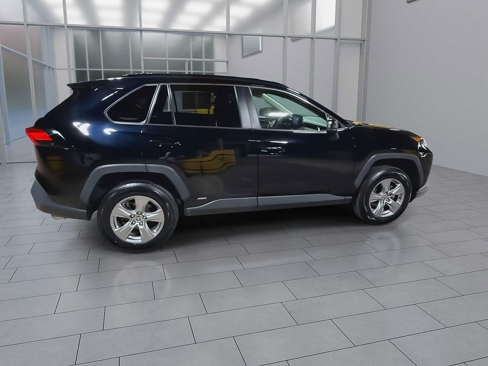 Thumbnail: 2022 Toyota RAV4 - 9