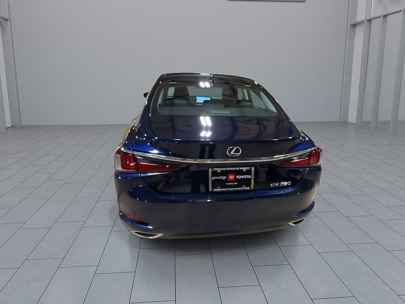 Thumbnail: 2019 Lexus ES - 7