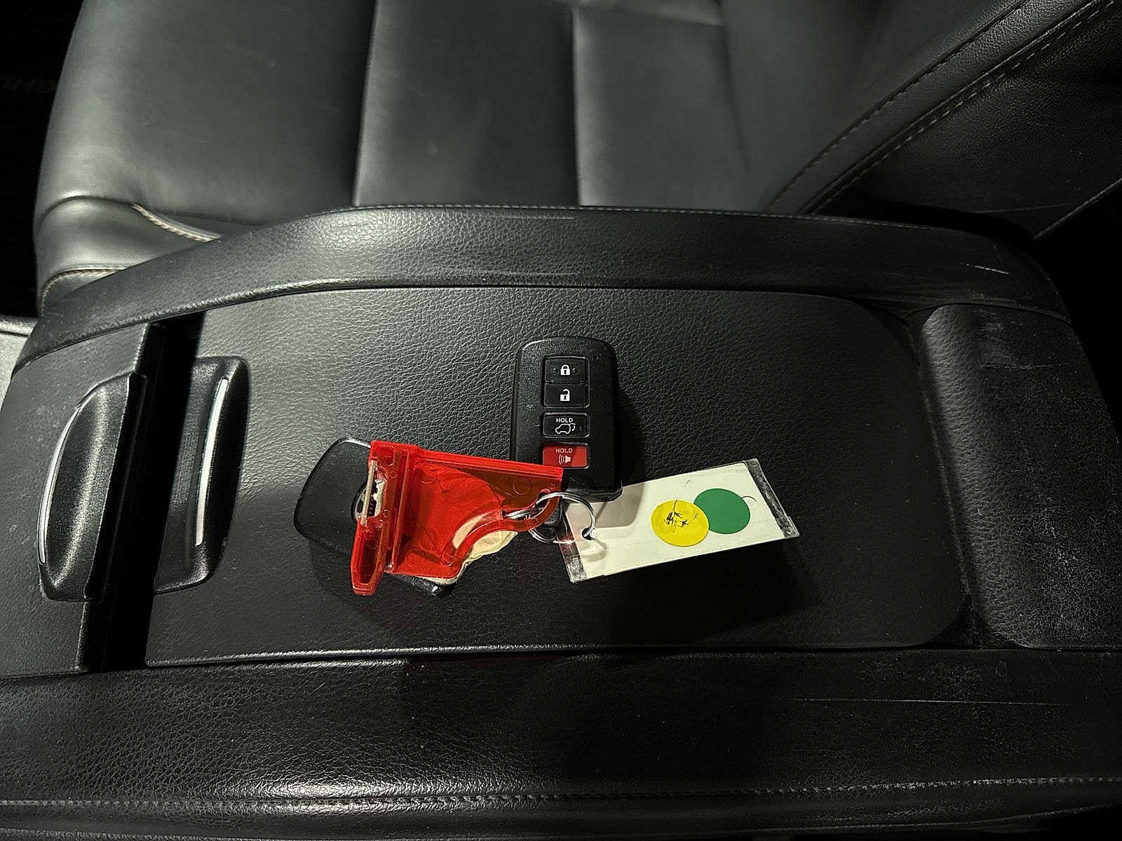 Thumbnail: 2018 Toyota Highlander - 34