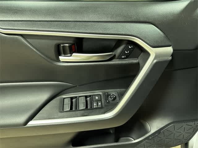 Thumbnail: 2023 Toyota RAV4 - 22