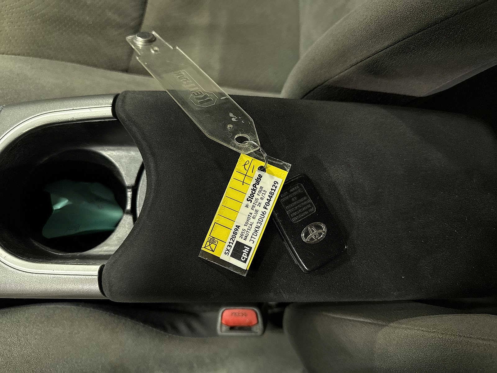 Thumbnail: 2015 Toyota Prius - 29