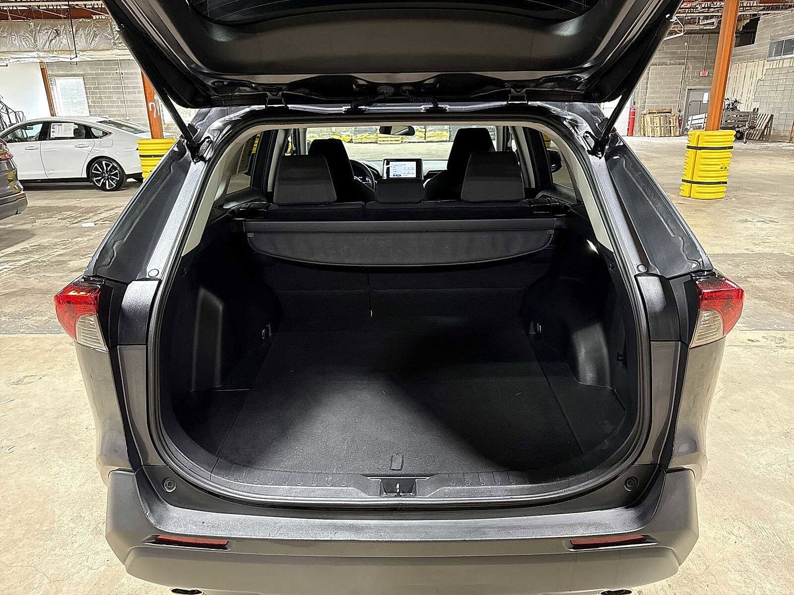 Thumbnail: 2024 Toyota RAV4 - 11