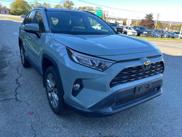 Thumbnail: 2019 Toyota RAV4 - 3
