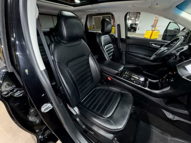 Thumbnail: 2019 Ford Edge - 16