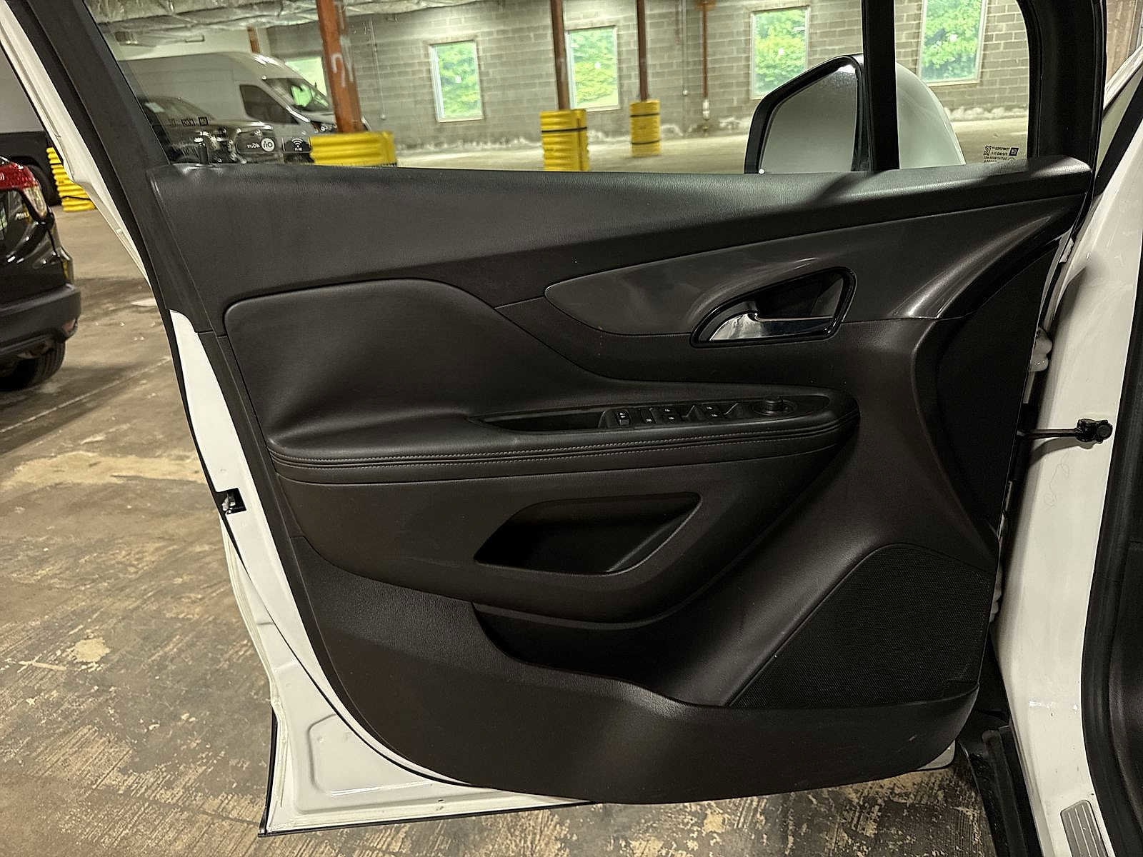 Thumbnail: 2018 Buick Encore - 27